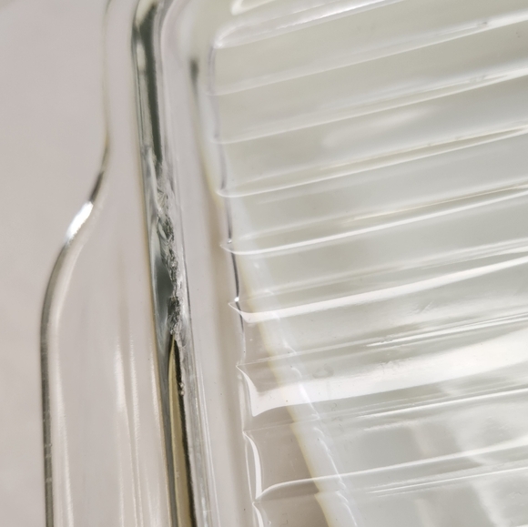 Vintage Pyrex Fridge Dish with Lid - Picture 10 of 12